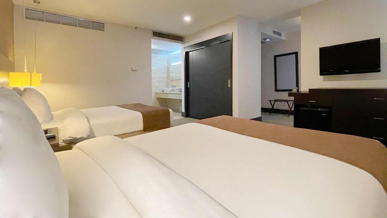 Hotel Trinitarias Suites Barquisimeto Exterior photo